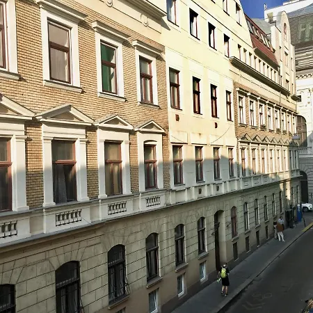 Dohany Downtown Studio, The Shelters Budapest
